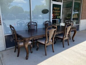 8 Piece Banded Dining Set with Cabriole Legs